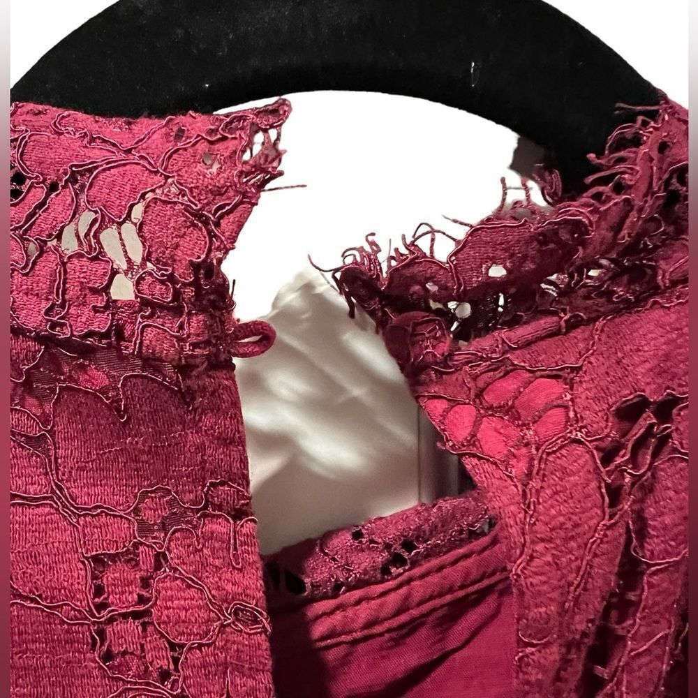 Burgandy lace top - Picture 3 of 5